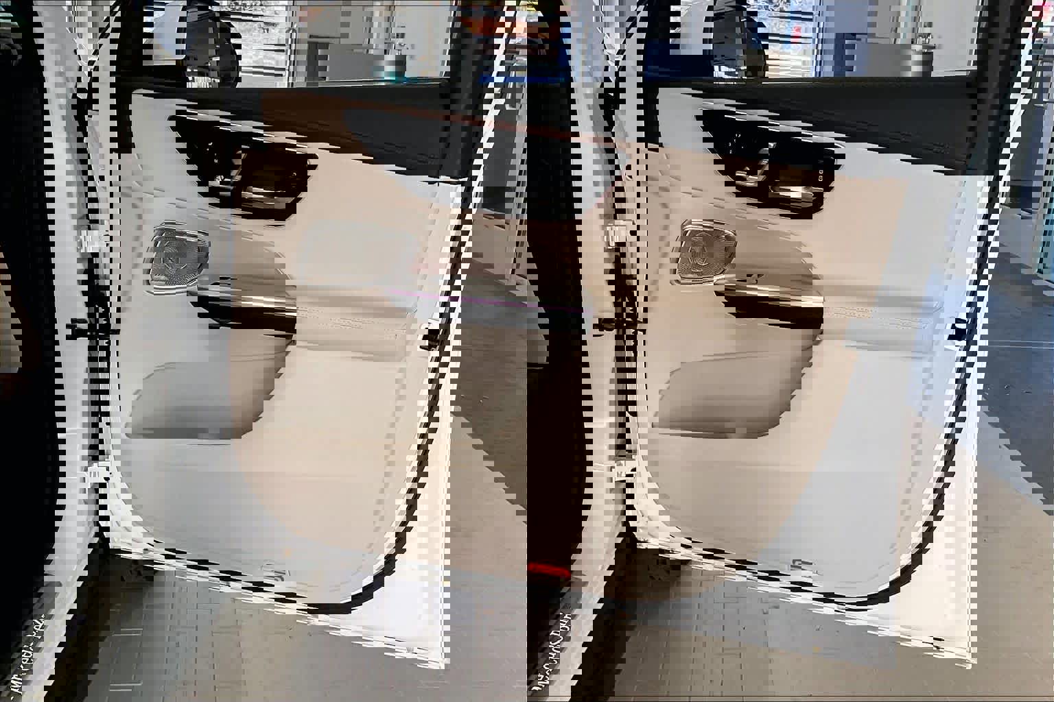 Used 2023 Mercedes-Benz GLC 300 4MATIC image 24