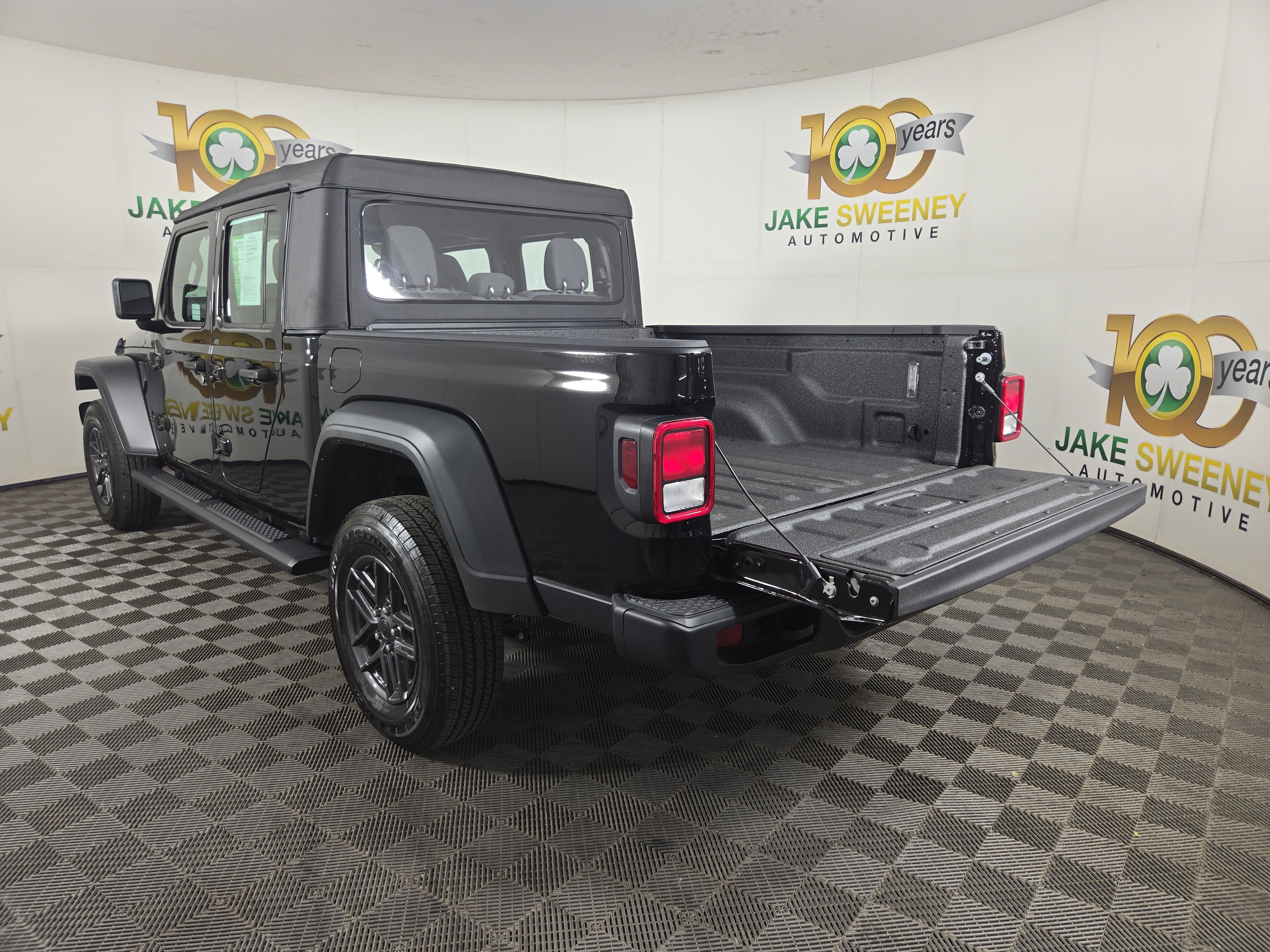 Certified 2026 Jeep Gladiator Sport AWD/4WD image 31