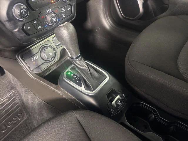 Certified 2023 Jeep Renegade Latitude AWD/4WD image 20