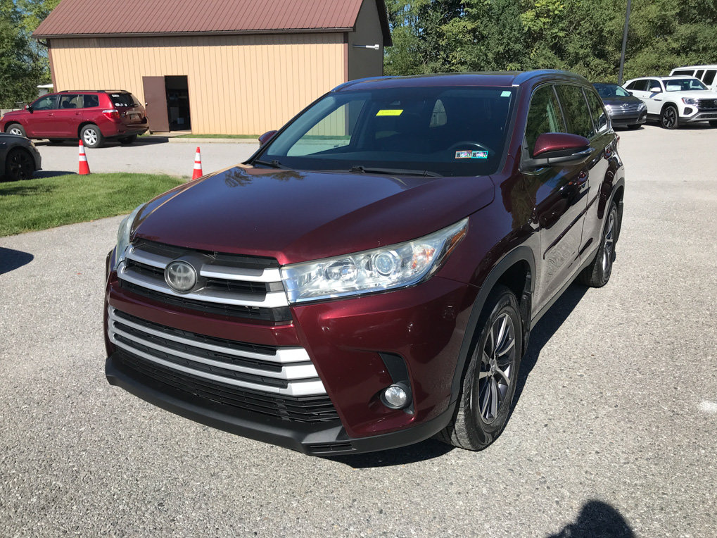 Used 2019 Toyota Highlander XLE AWD/4WD image 4