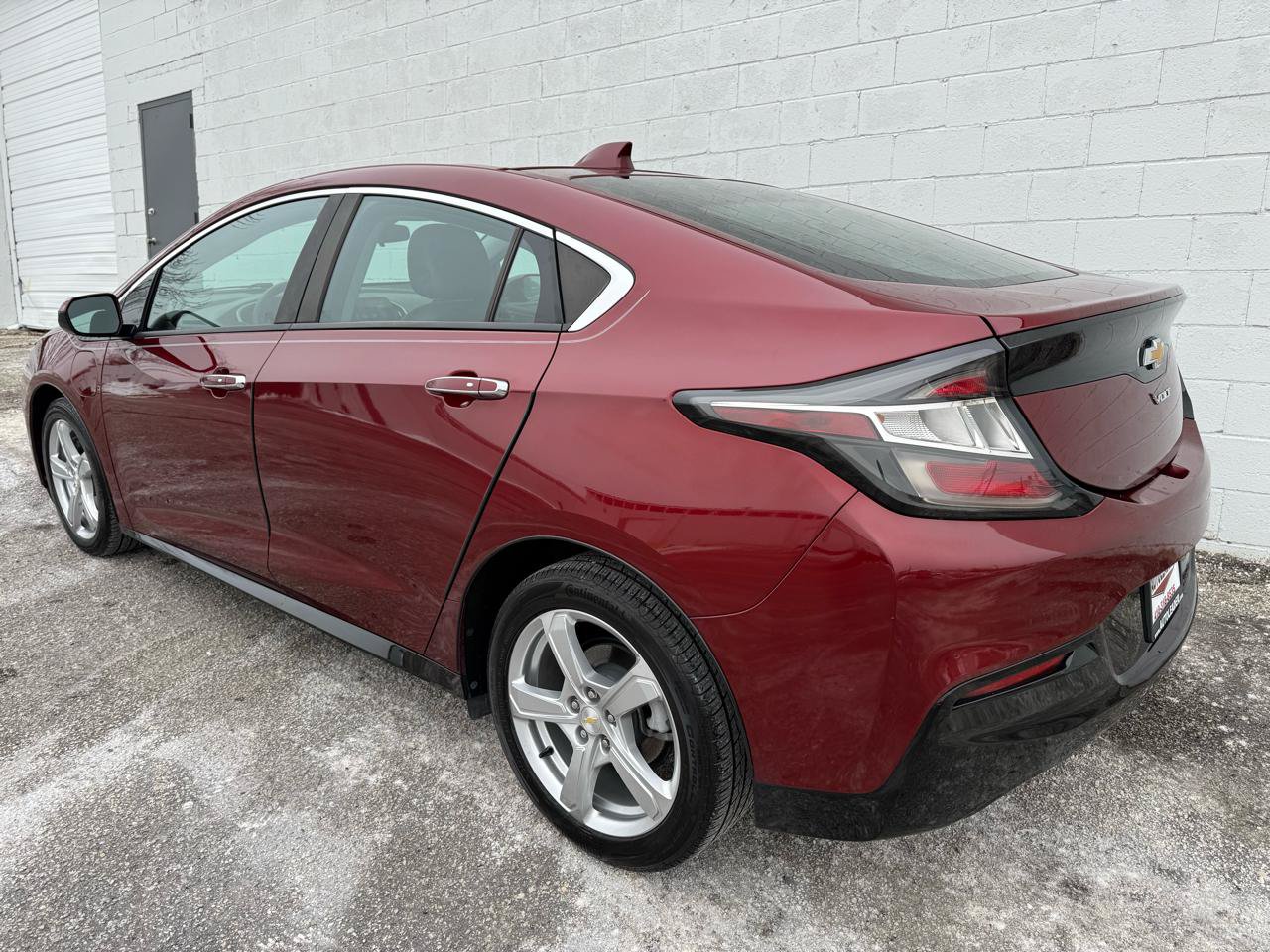 Used 2017 Chevrolet Volt LT w/ Comfort Package FWD image 12