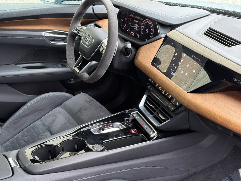 Used 2023 Audi e-tron GT Premium Plus image 12