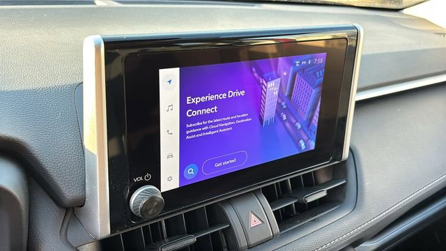 Used 2025 Toyota RAV4 LE AWD/4WD image 18