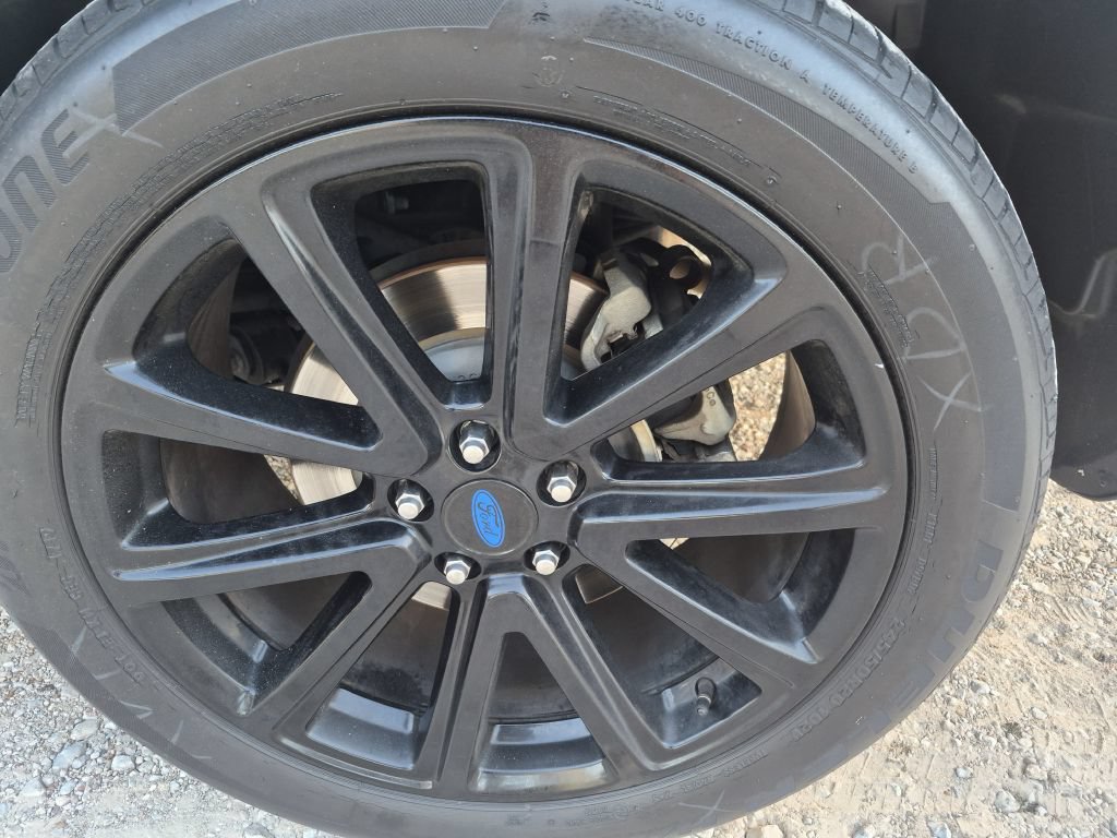 Used 2018 Ford Explorer XLT w/ Equipment Group 202A FWD image 32