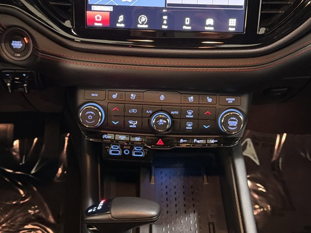 Used 2025 Dodge Durango GT image 33