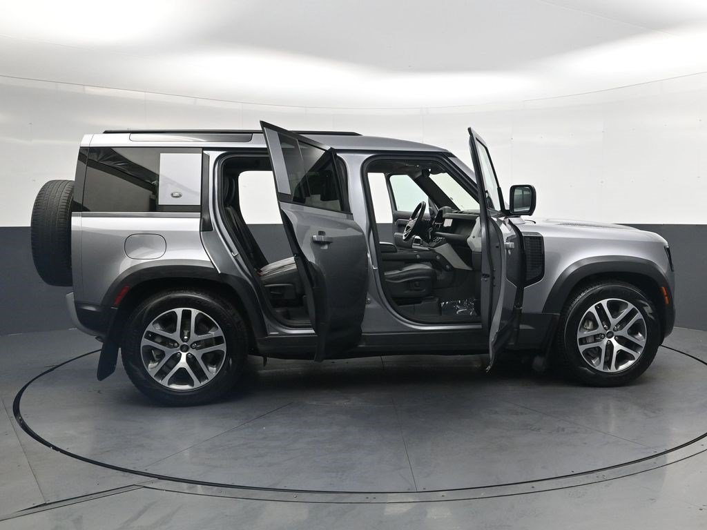 Used 2020 Land Rover Defender 110 SE AWD/4WD image 41