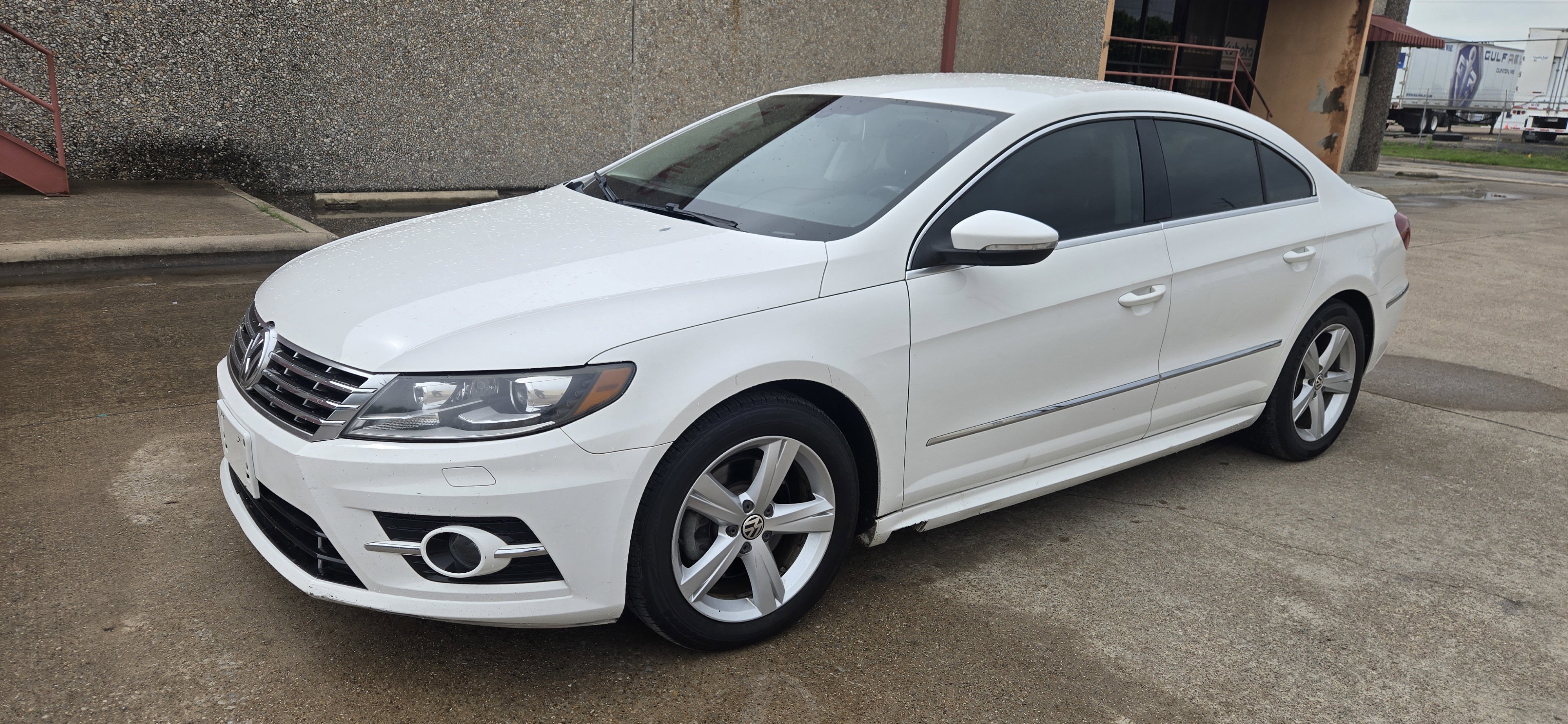 Used 2014 Volkswagen CC R-Line FWD image 3