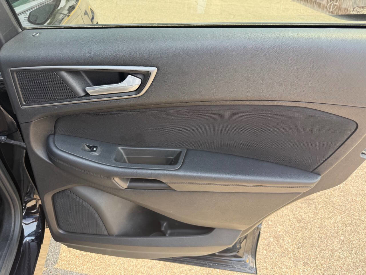 Used 2016 Ford Edge SE image 29