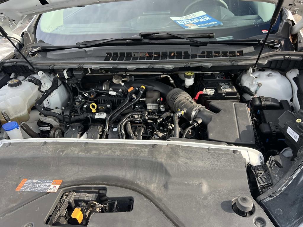 Used 2022 Ford Edge SE w/ Cargo Accessory Package image 9