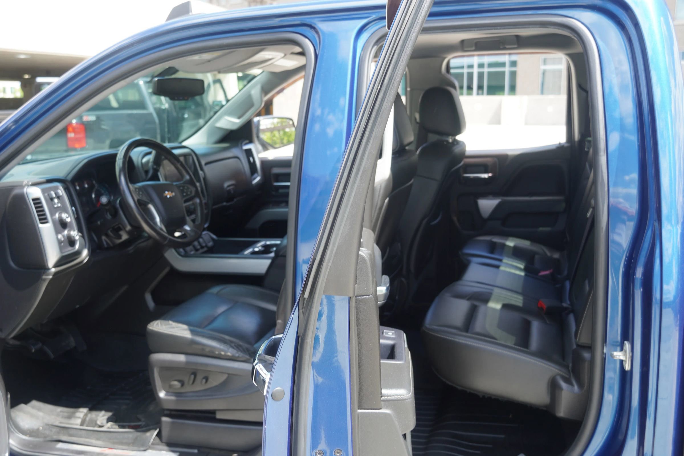 Used 2015 Chevrolet Silverado 1500 LTZ Z71 AWD/4WD image 40