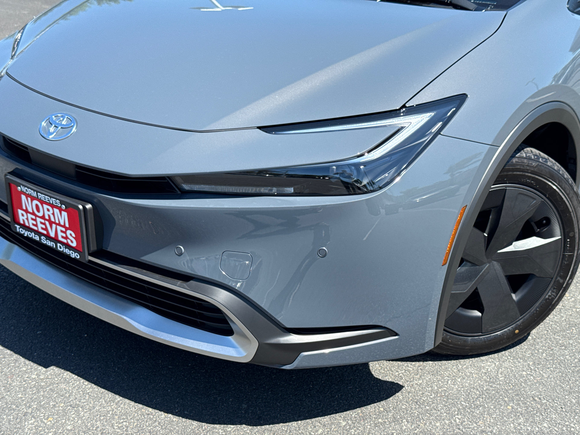 New 2027 Toyota Prius Plug-In Hybrid FWD image 3