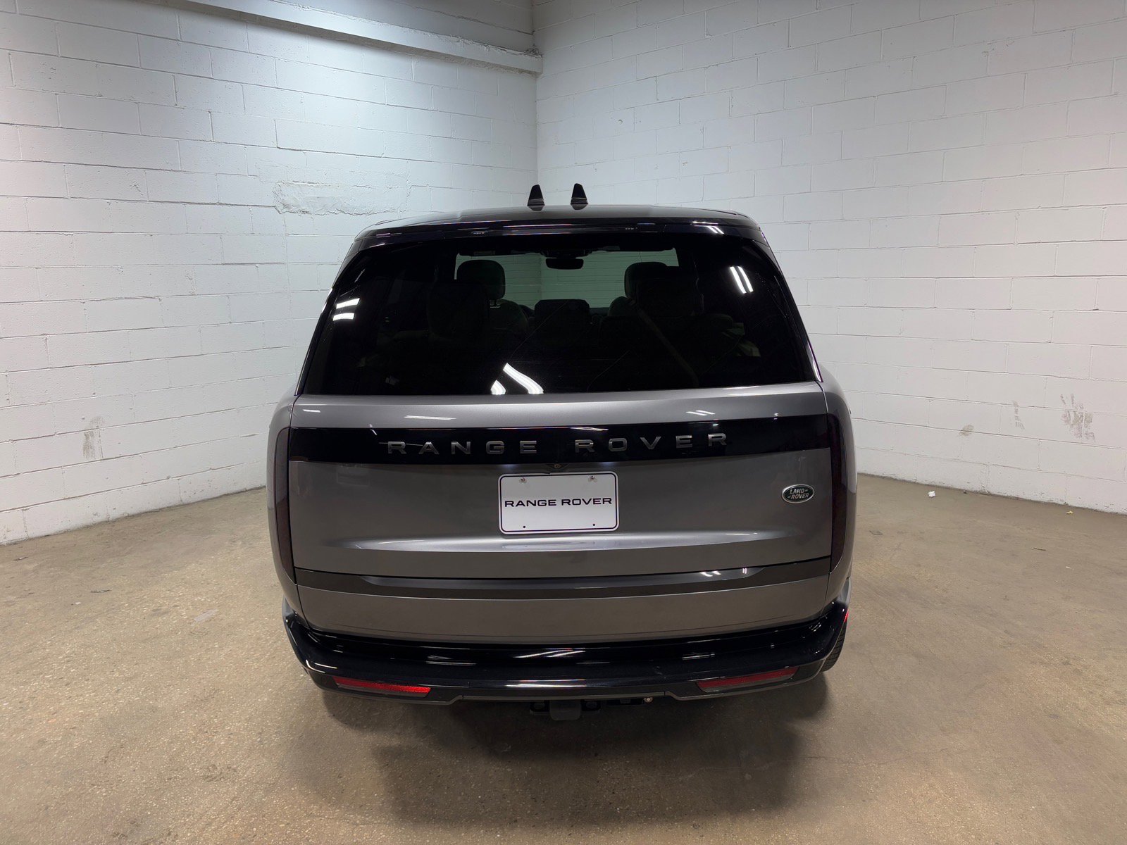 Used 2023 Land Rover Range Rover SE image 8