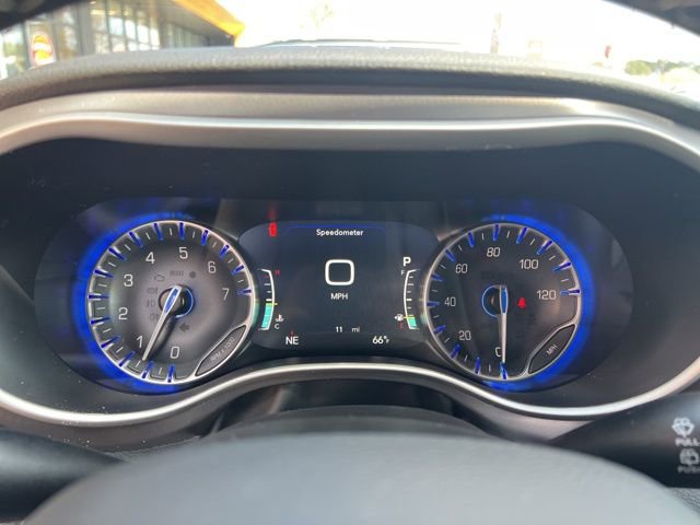 New 2026 Chrysler Pacifica Select image 9