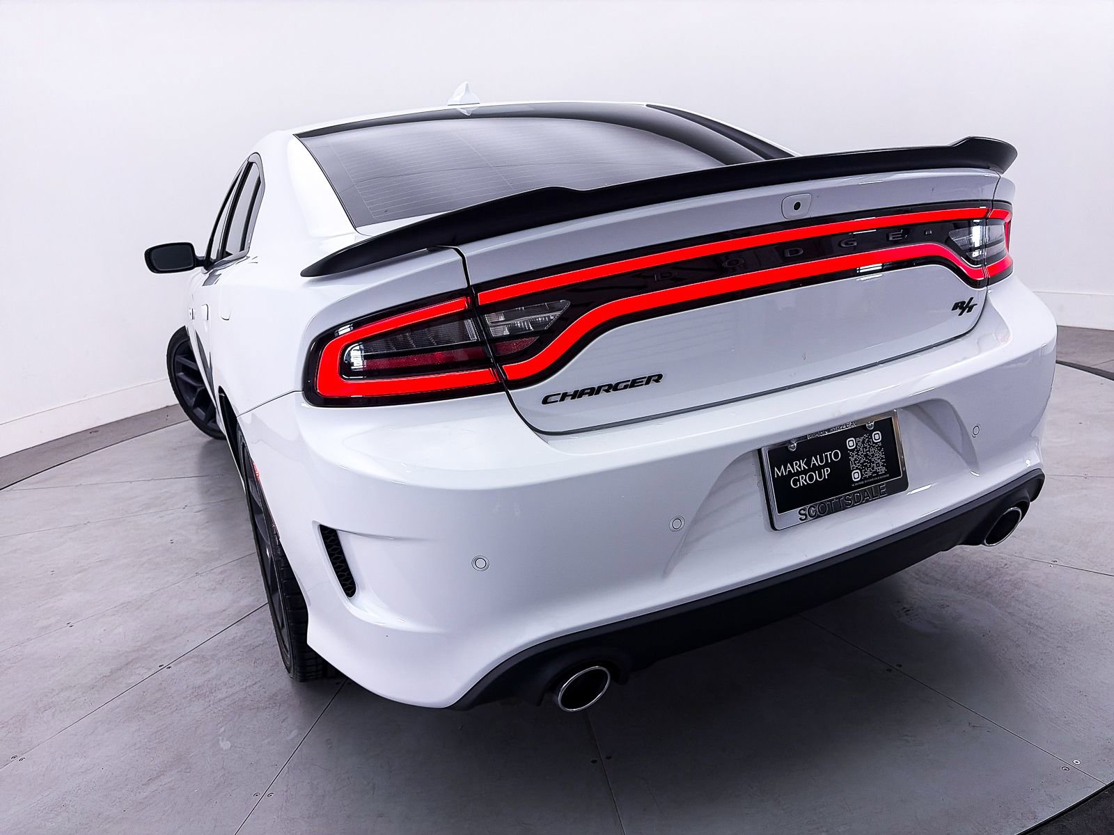Used 2023 Dodge Charger R/T w/ Plus Group RWD image 8