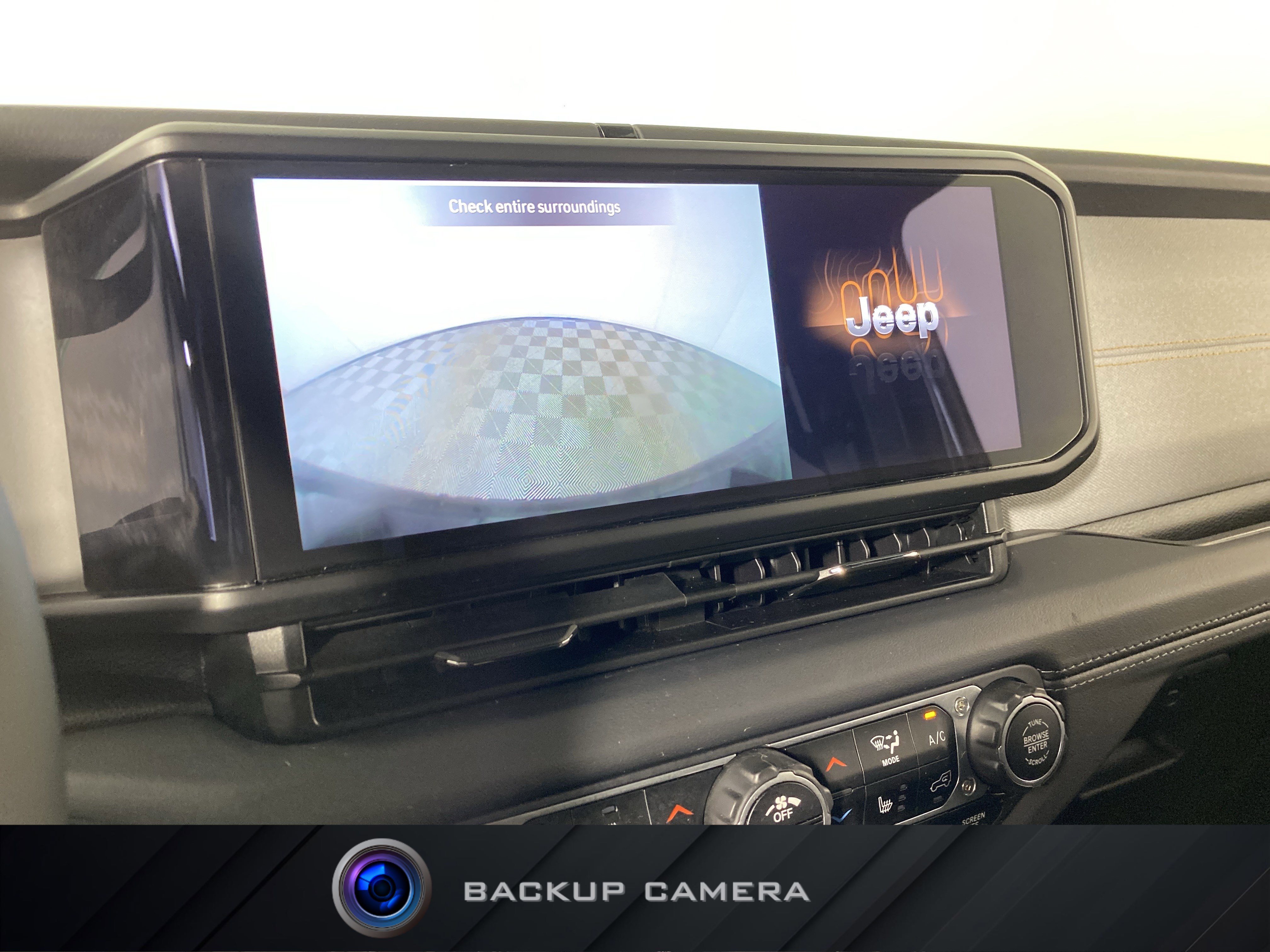 Used 2025 Jeep Wrangler Sahara w/ Safety Group image 5