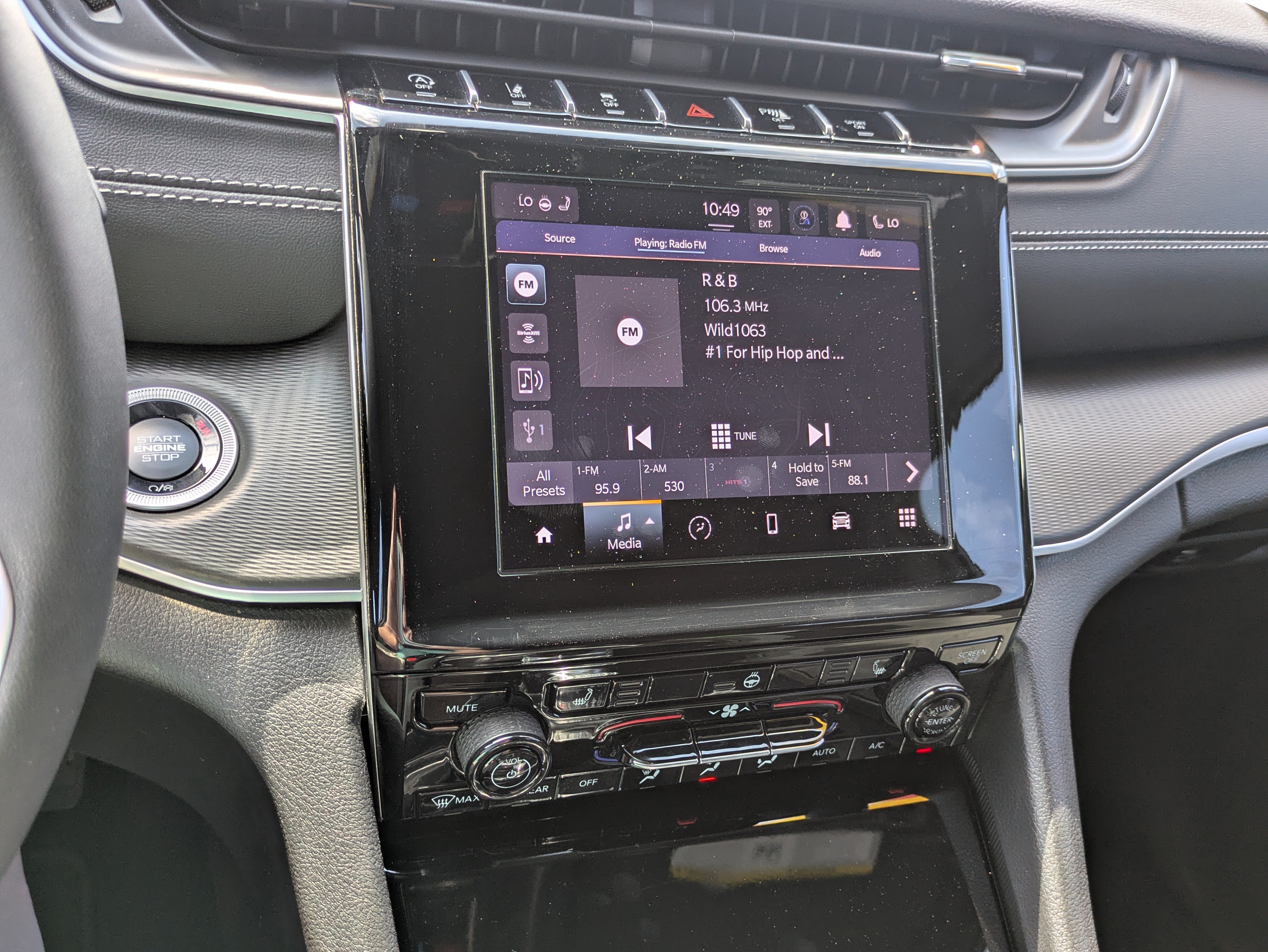 Certified 2025 Jeep Grand Cherokee Altitude RWD image 17