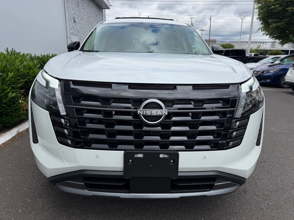New 2026 Nissan Pathfinder Platinum w/ Lighting Package AWD/4WD image 4