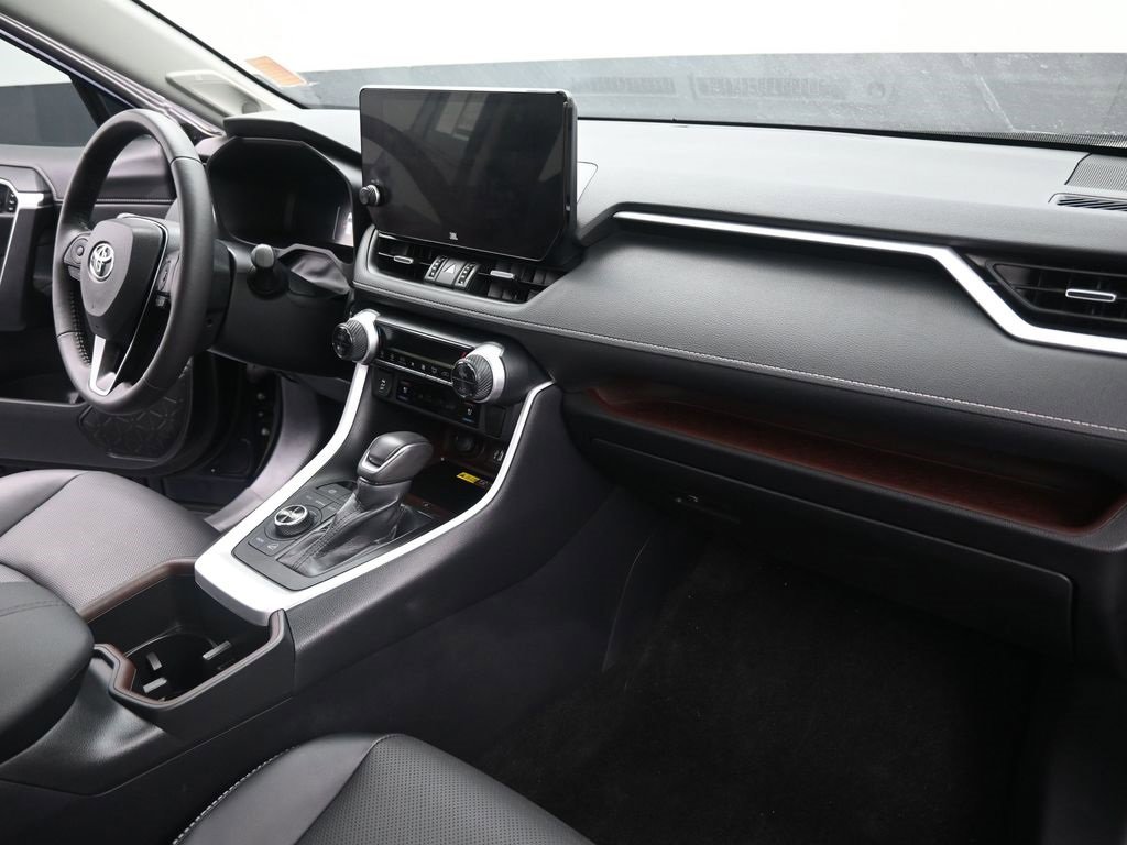 Used 2024 Toyota RAV4 Limited image 24