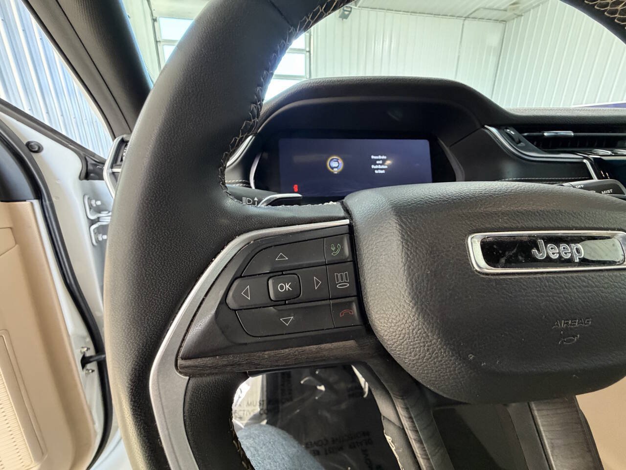 Used 2025 Jeep Grand Cherokee L Limited AWD/4WD image 33