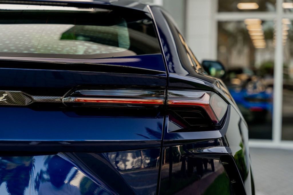 Used 2020 Lamborghini Urus image 26