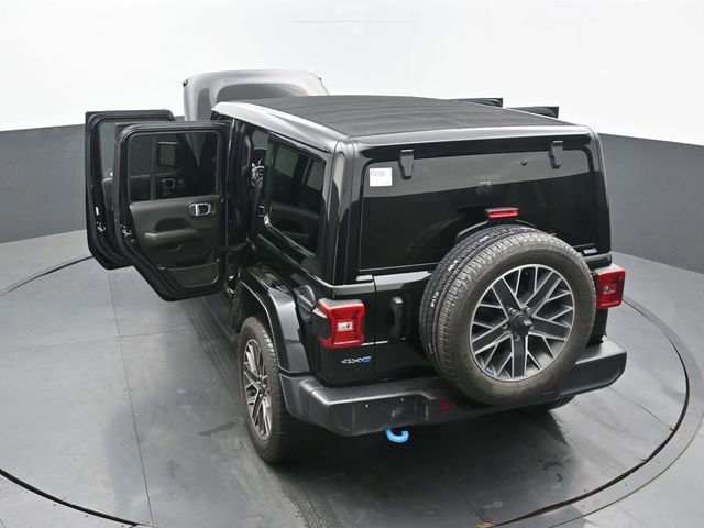 Used 2023 Jeep Wrangler Unlimited Sahara w/ Cold Weather Group AWD/4WD image 72