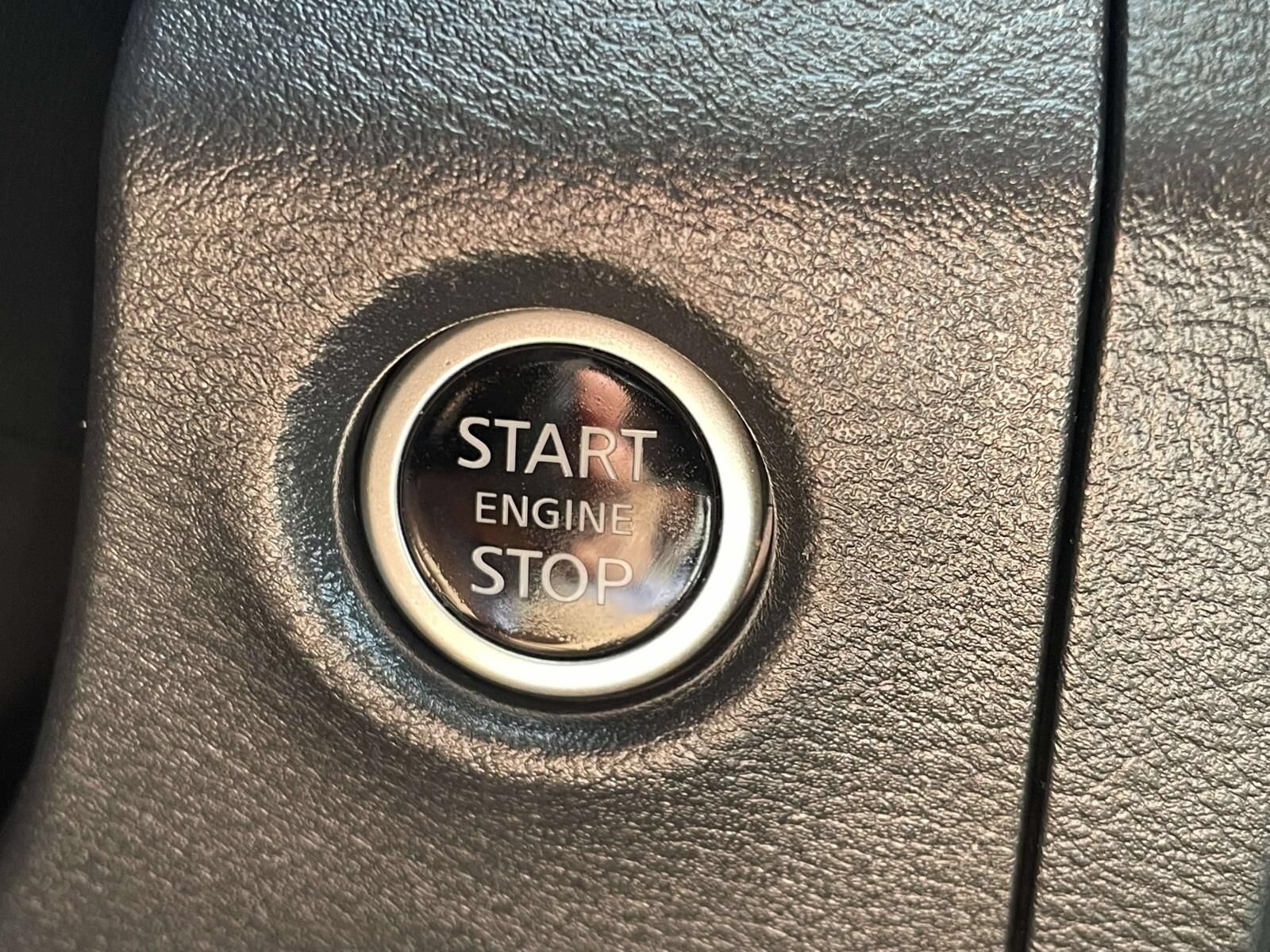 Used 2025 Nissan Frontier SV RWD image 23