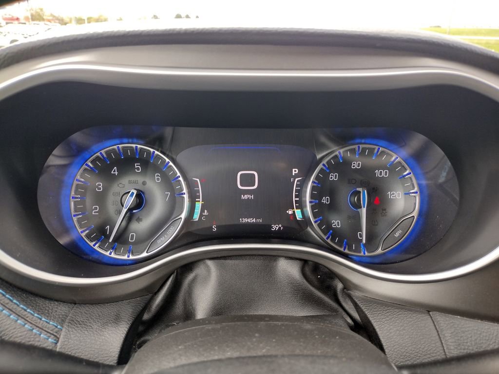 Used 2021 Chrysler Pacifica Touring-L FWD image 23