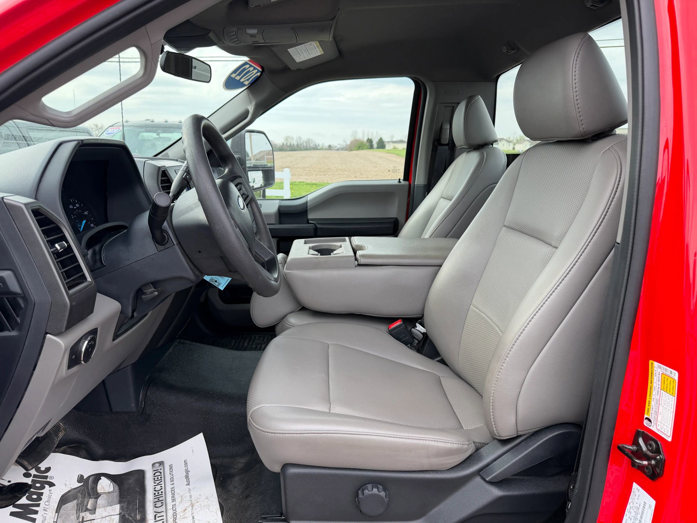 Used 2022 Ford F250 XL w/ Power Equipment Group image 9