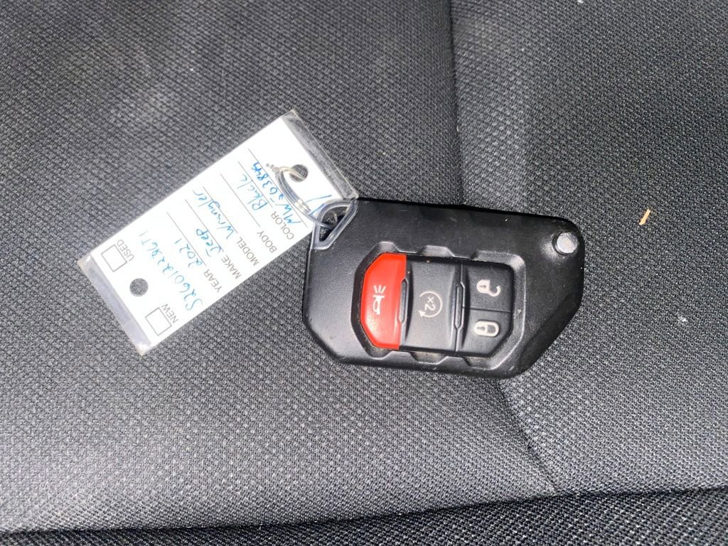 Used 2021 Jeep Wrangler Unlimited Sahara w/ Uconnect 4C Nav & Sound Group image 27