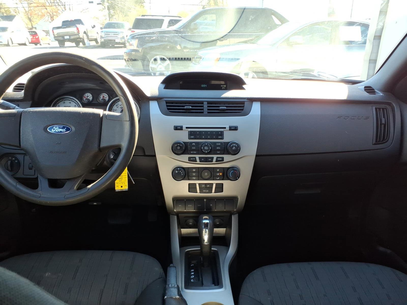 Used 2010 Ford Focus SE image 7