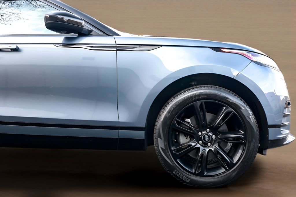 Used 2022 Land Rover Range Rover Velar R-Dynamic S image 15