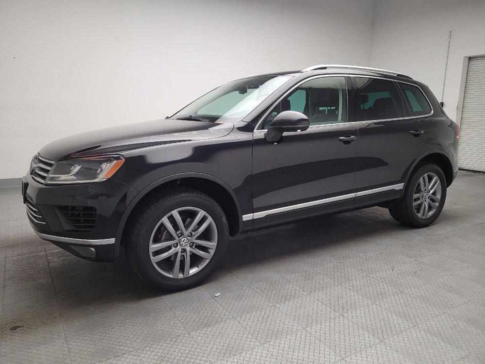 Used 2015 Volkswagen Touareg Lux AWD/4WD image 2