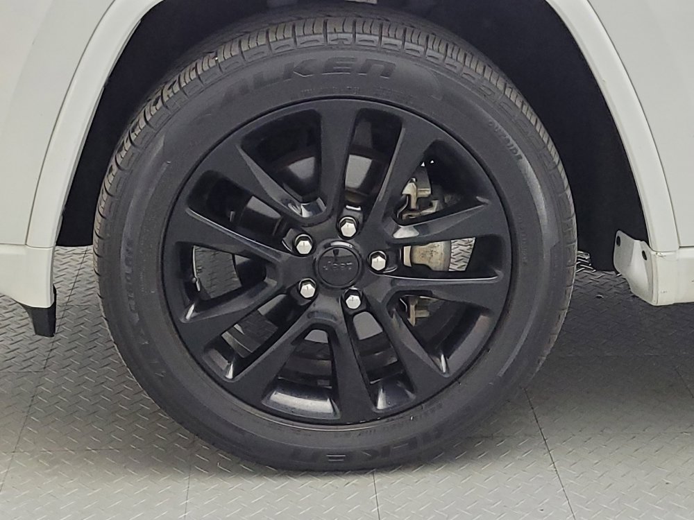 Used 2018 Jeep Grand Cherokee Altitude RWD image 31