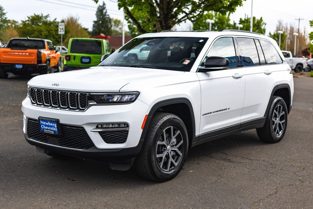 Used 2024 Jeep Grand Cherokee Limited AWD/4WD image 6