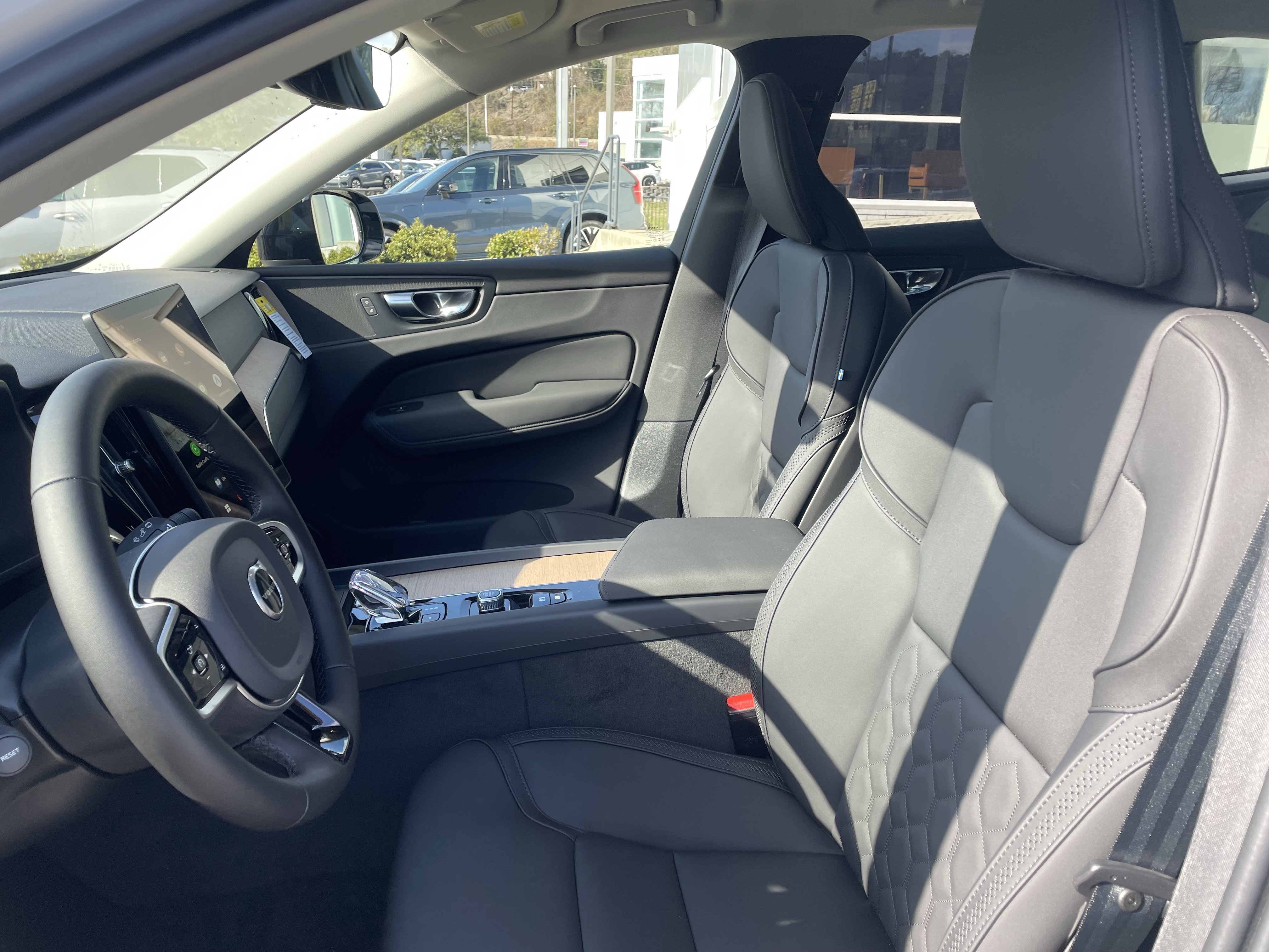 New 2026 Volvo XC60 B5 Plus w/ Protection Package Premier image 15