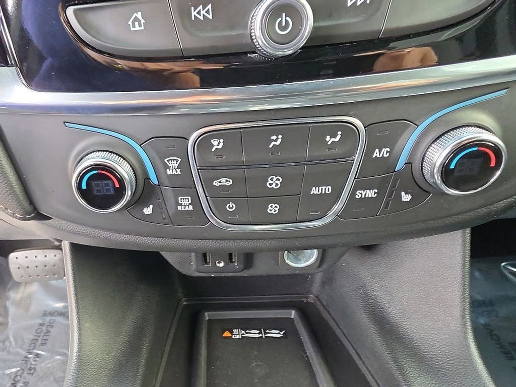 Used 2023 Chevrolet Traverse LT AWD/4WD image 15