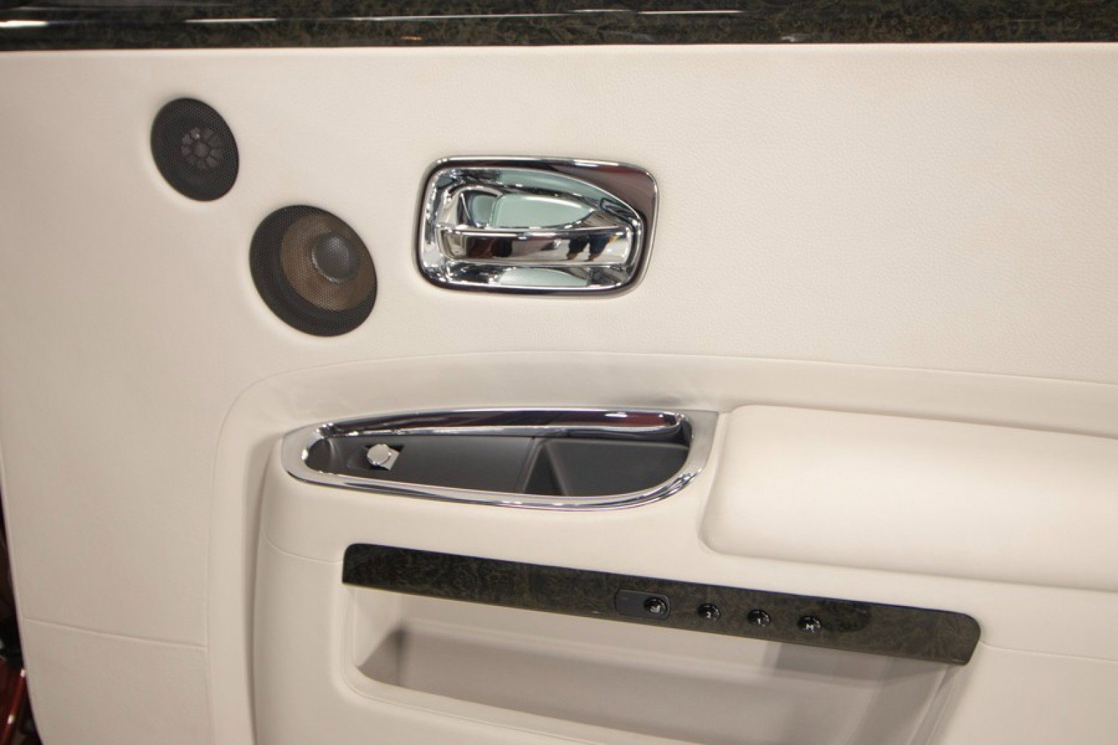 Used 2015 Rolls-Royce Ghost Extended Wheelbase image 63