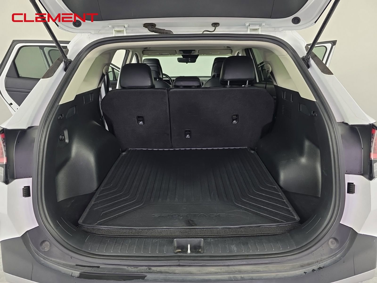 Used 2023 Kia Sportage EX image 9