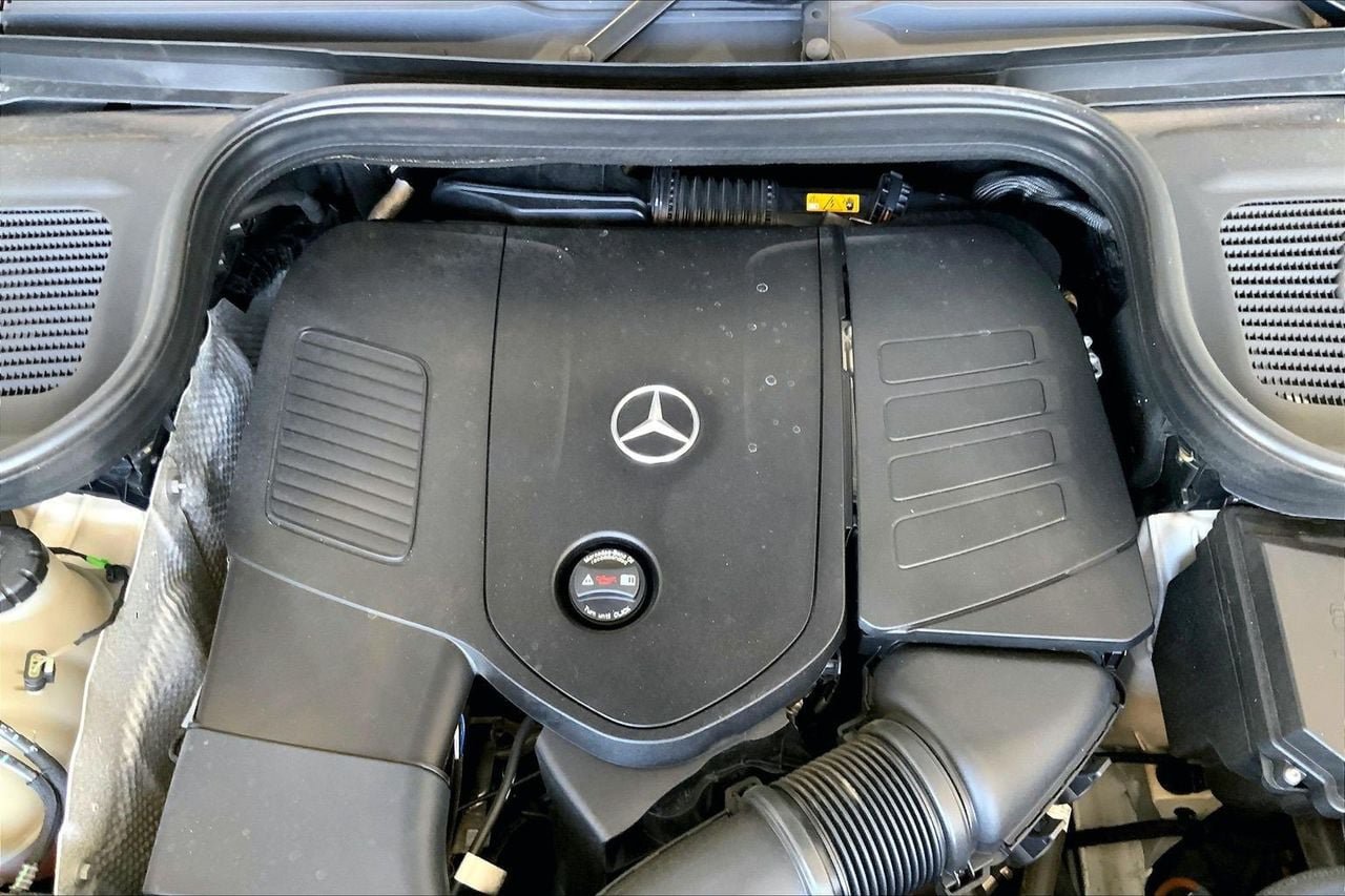 Used 2024 Mercedes-Benz GLE 350 4MATIC w/ 3rd Row Seat Package image 32
