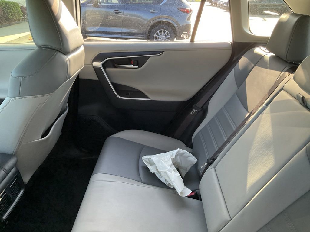 Used 2019 Toyota RAV4 Limited w/ Advanced Technology Package FWD image 9