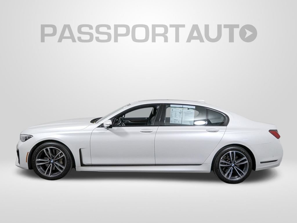 Used 2022 BMW 750i xDrive w/ M Sport Package AWD/4WD image 2
