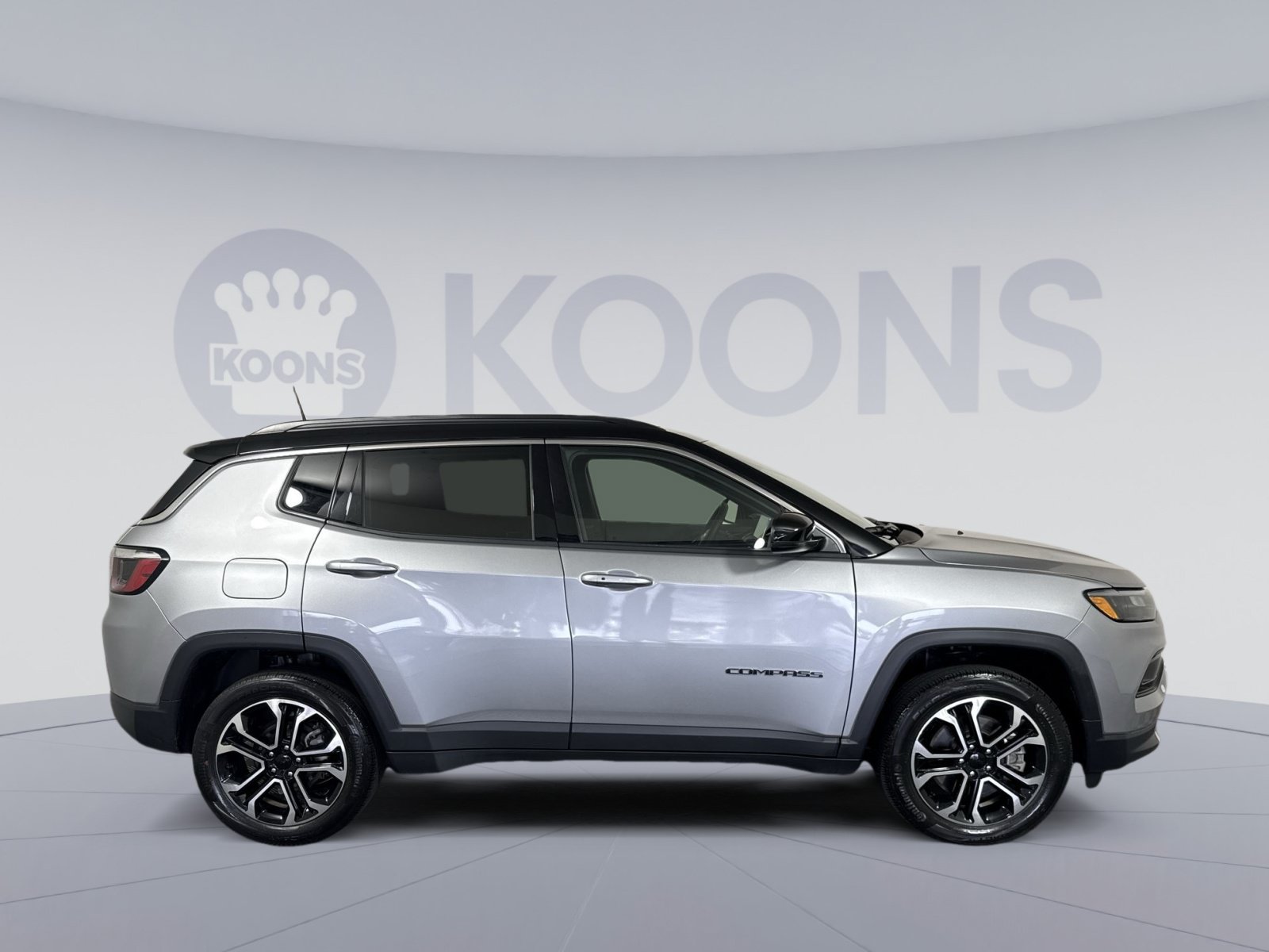 Used 2024 Jeep Compass Limited w/ Sun and Sound Group AWD/4WD image 8