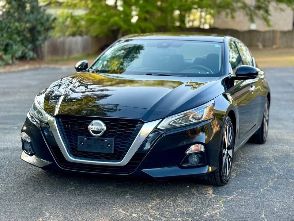 Used 2019 Nissan Altima 2.5 SV image 1