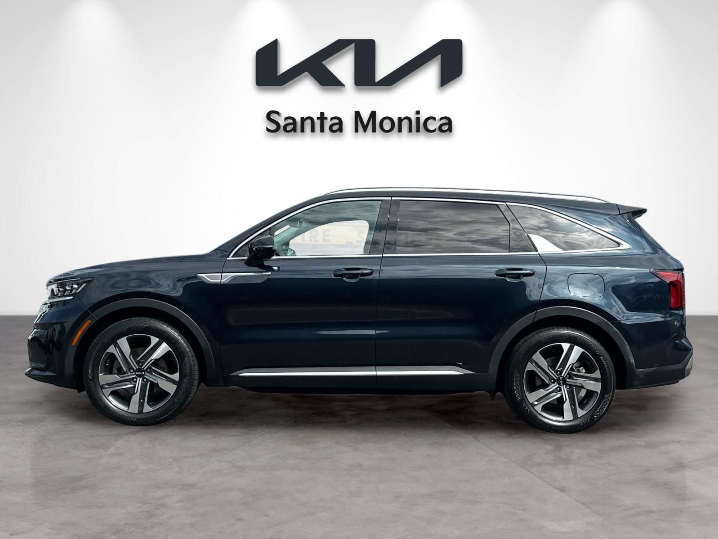Certified 2023 Kia Sorento SX Prestige w/ Panoramic Sunroof Package AWD/4WD image 3
