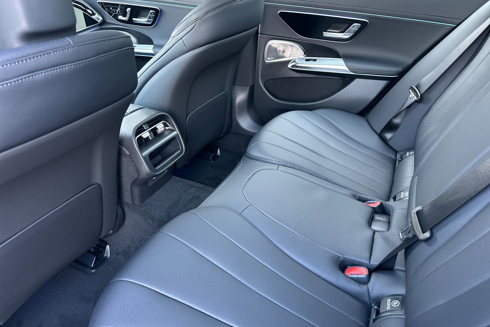 New 2026 Mercedes-Benz E 350 4MATIC Sedan image 12