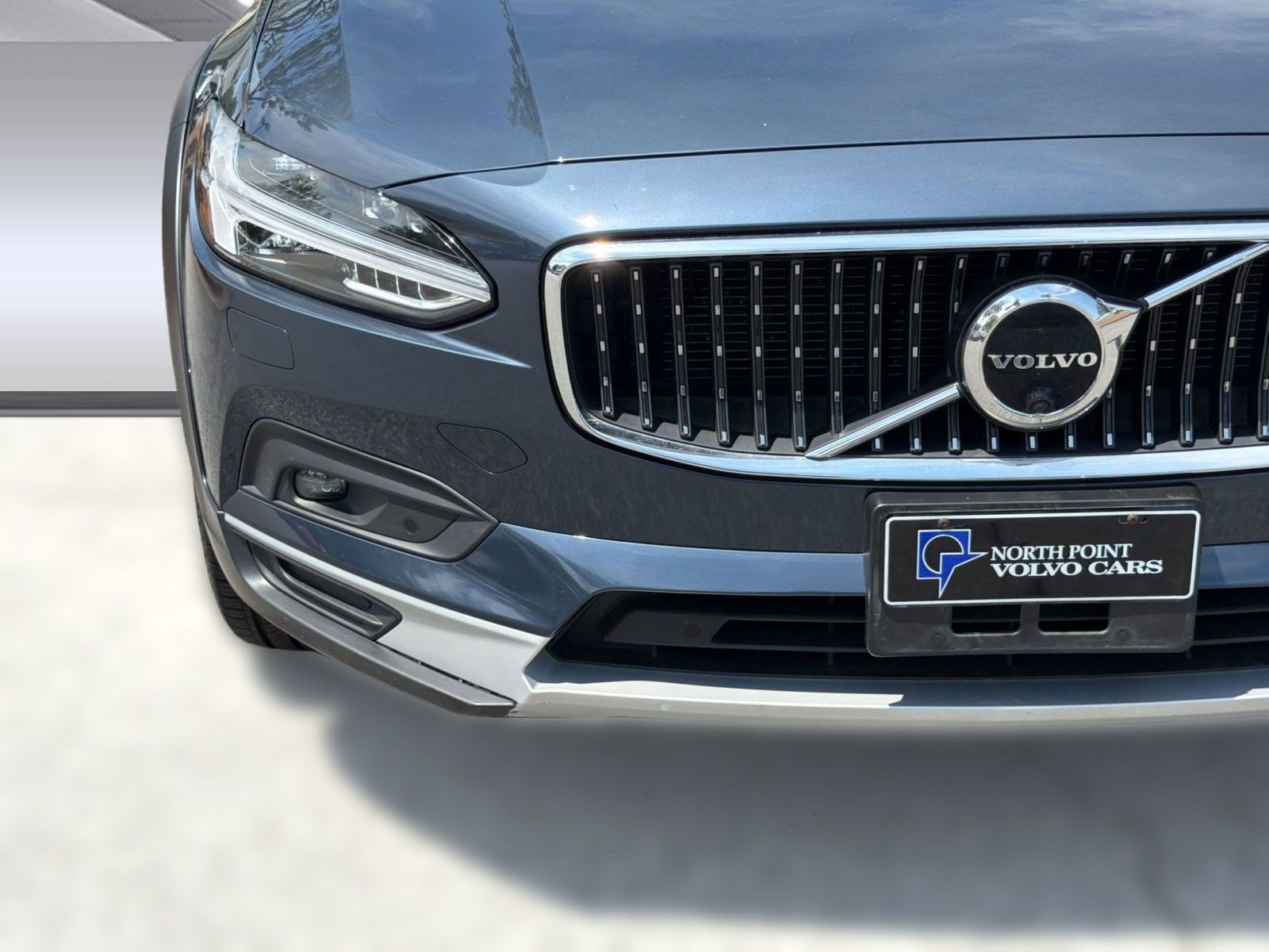 Certified 2022 Volvo V90 B6 Cross Country w/ Advanced Package AWD/4WD image 11