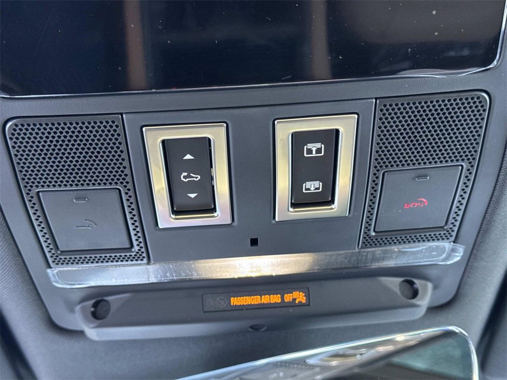 New 2026 Land Rover Defender 110 S image 21