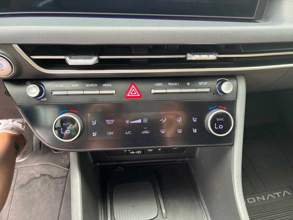Used 2025 Hyundai Sonata Limited FWD image 13