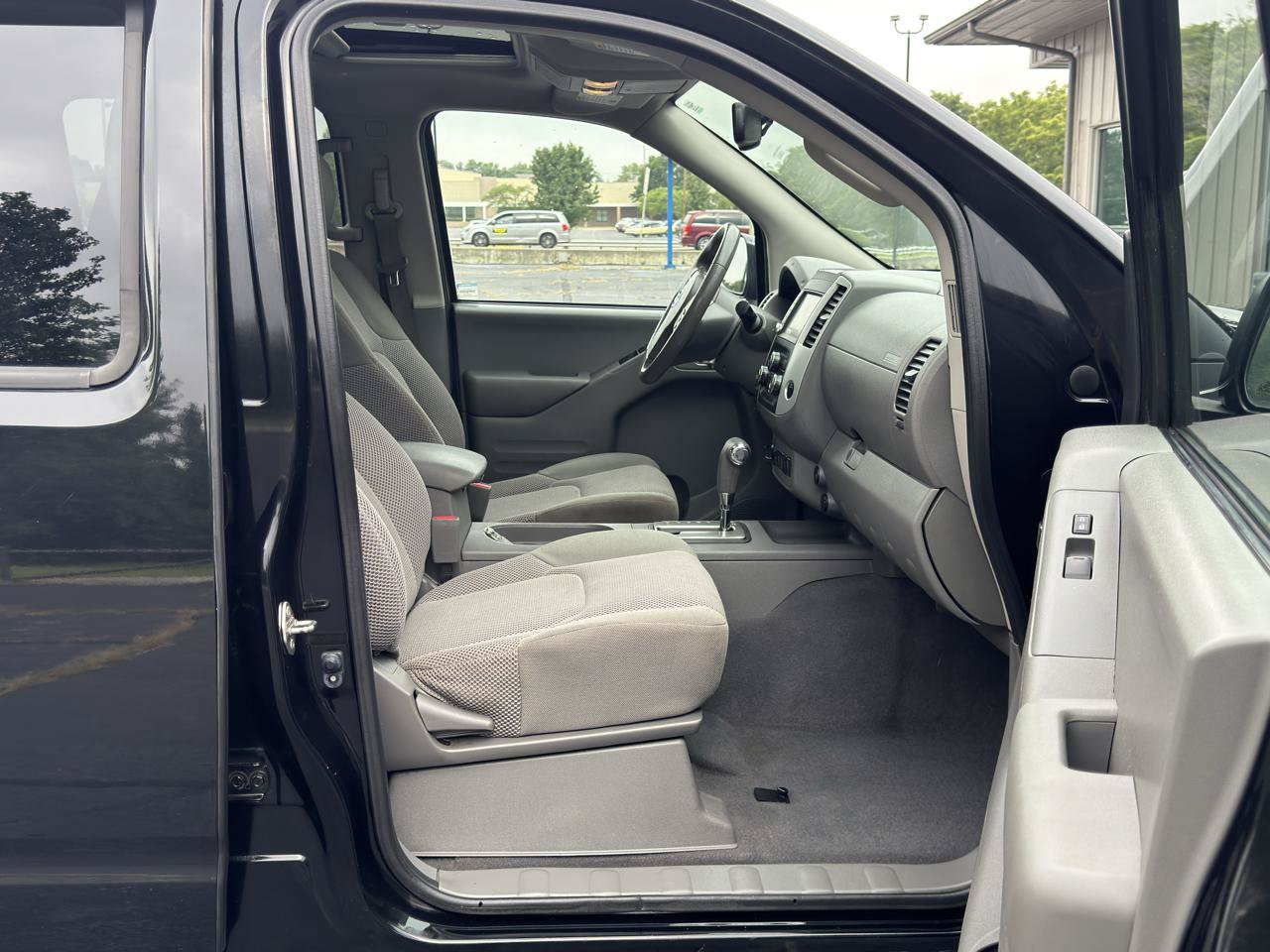 Used 2019 Nissan Frontier SV w/ Value Truck Package AWD/4WD image 13