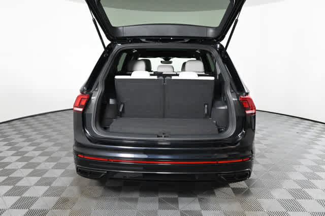 Used 2023 Volkswagen Tiguan SE R-Line FWD image 8
